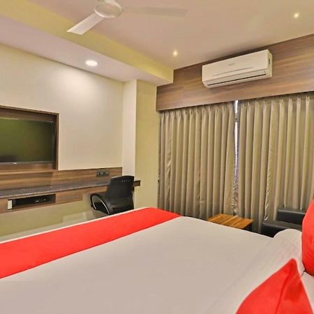 Genx Surat By 1589 Hotels Palsana  Bagian luar foto