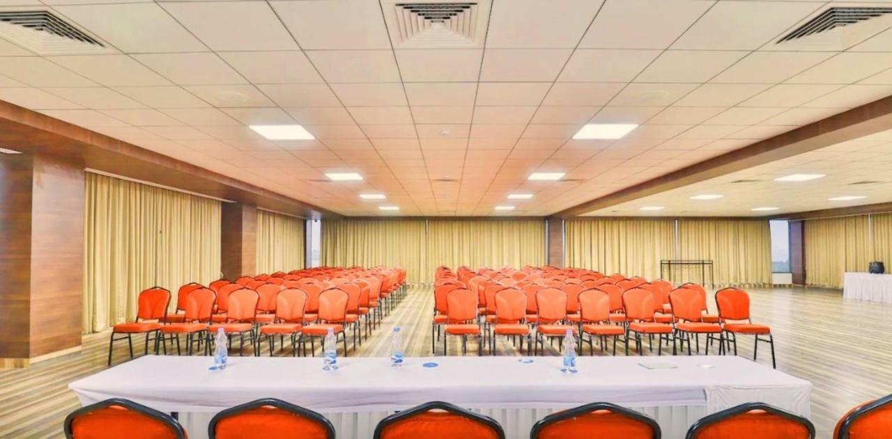 Genx Surat By 1589 Hotels Palsana  Bagian luar foto