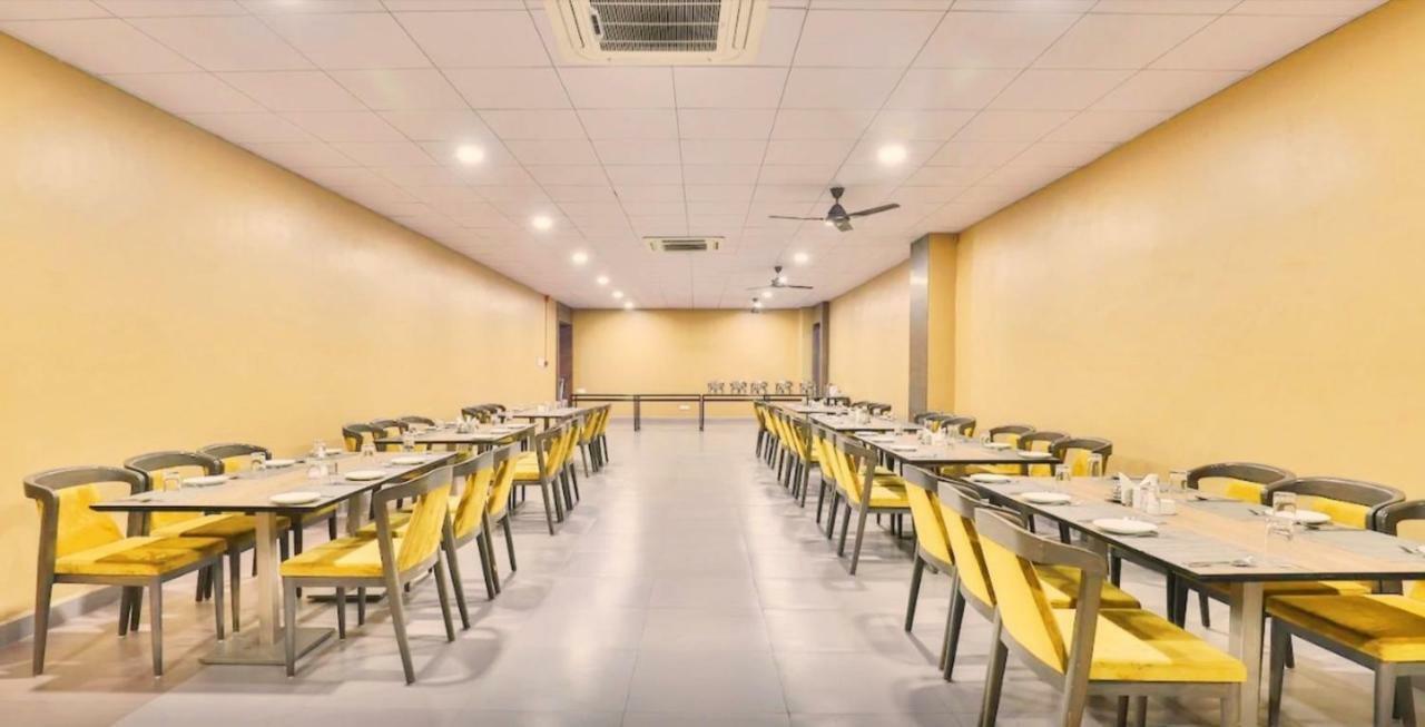 Genx Surat By 1589 Hotels Palsana  Bagian luar foto