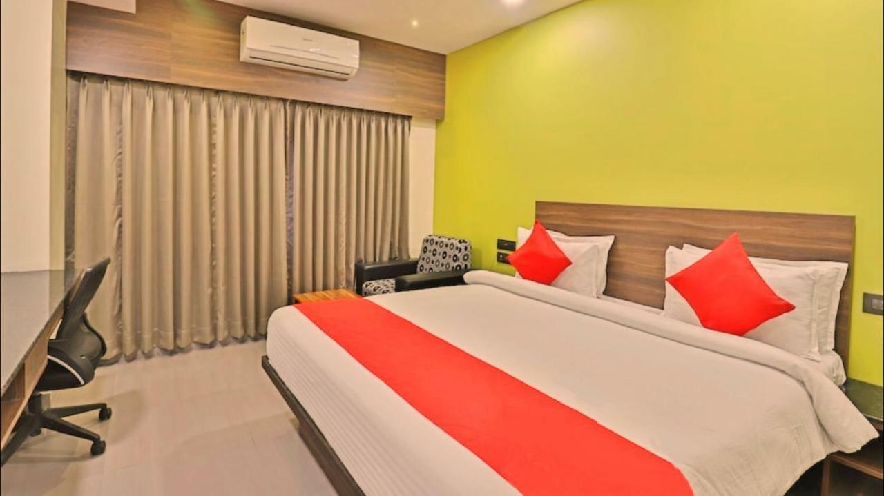 Genx Surat By 1589 Hotels Palsana  Bagian luar foto