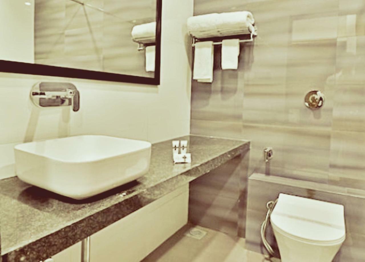 Genx Surat By 1589 Hotels Palsana  Bagian luar foto