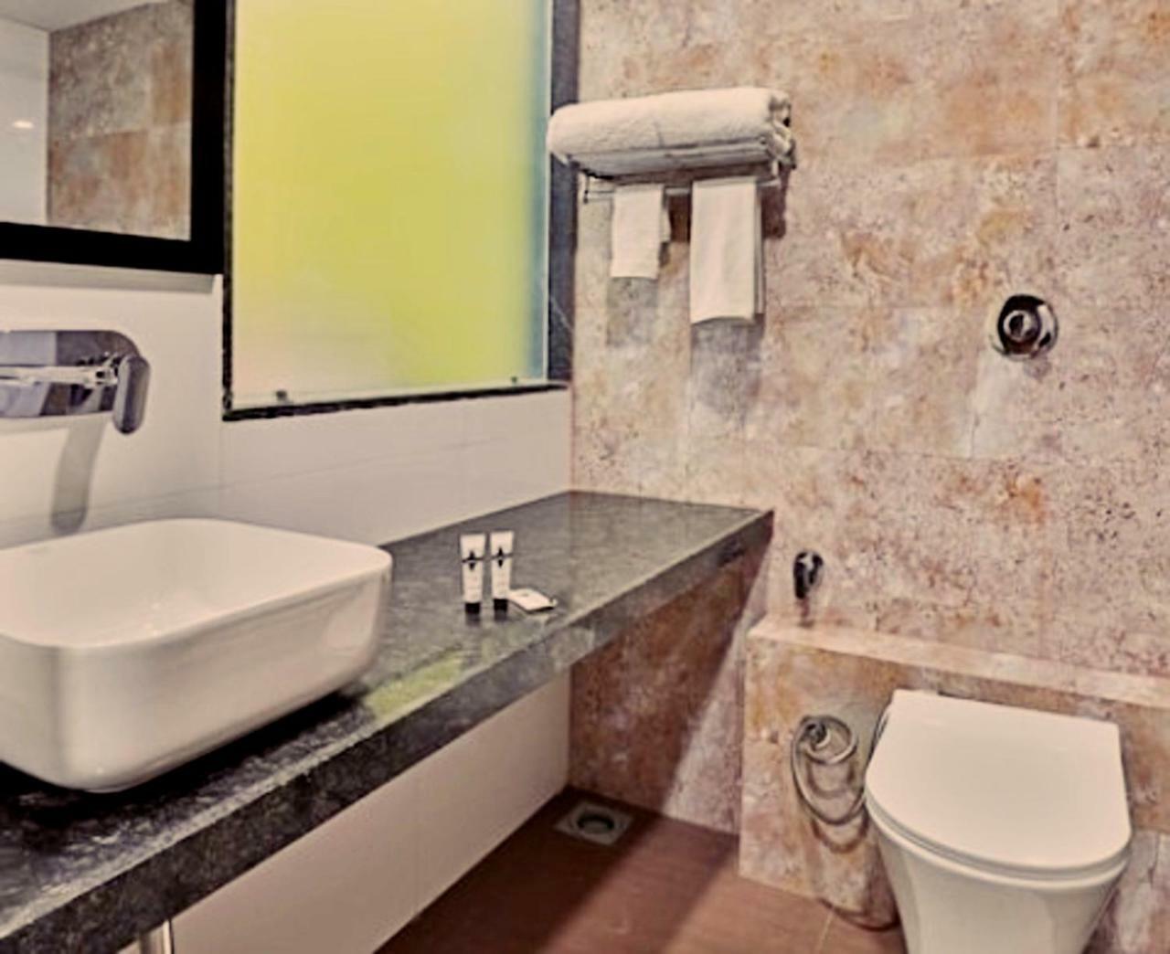 Genx Surat By 1589 Hotels Palsana  Bagian luar foto